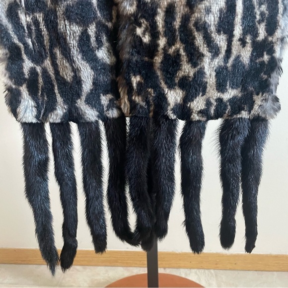 Vintage Leopard Print Scarf - Picture 7 of 8